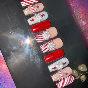 Festive Red and White Press-On Nails bangle Nail set